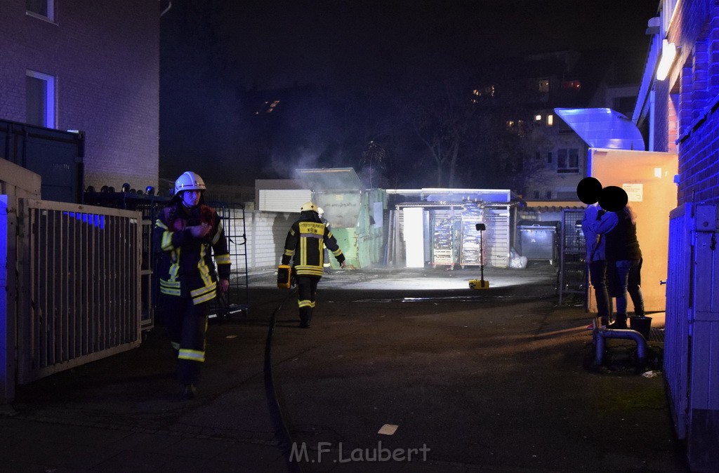 Feuer Papp Presscontainer Koeln Hoehenberg Bochumerstr P029.JPG - Miklos Laubert